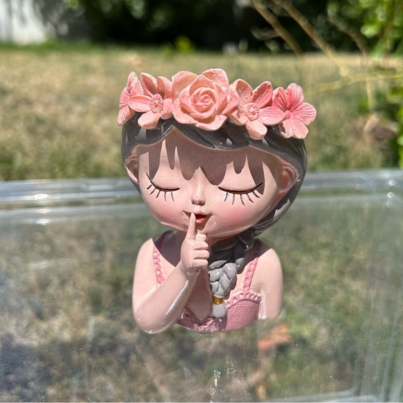 Cute girl pot - Picture 1 of 4